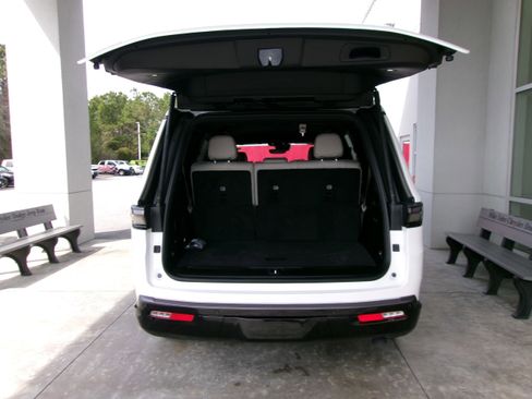 New 2026 Jeep Grand Wagoneer Limited AWD/4WD image 21