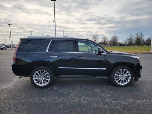 Used 2017 Cadillac Escalade Premium Luxury image 11