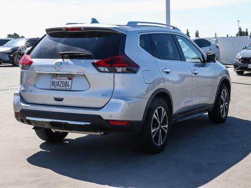 Used 2020 Nissan Rogue SV w/ Premium Package FWD image 7