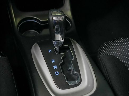 Used 2019 Dodge Journey SE FWD image 16