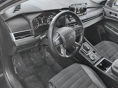 Used 2024 Mitsubishi Outlander SE AWD/4WD image 11