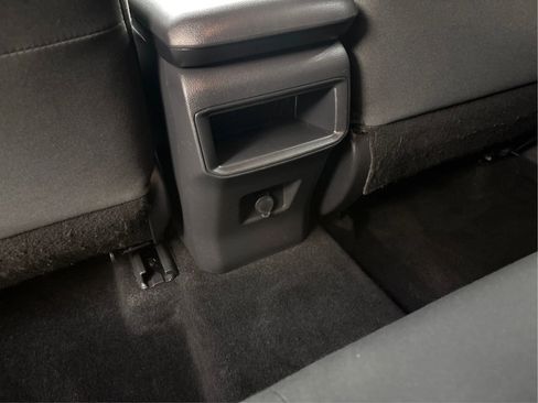 Used 2019 Toyota RAV4 LE w/ All Weather Liner Package AWD/4WD image 28