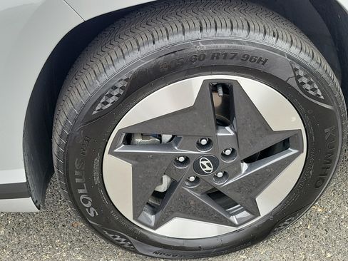 Certified 2024 Hyundai Kona SEL FWD image 7