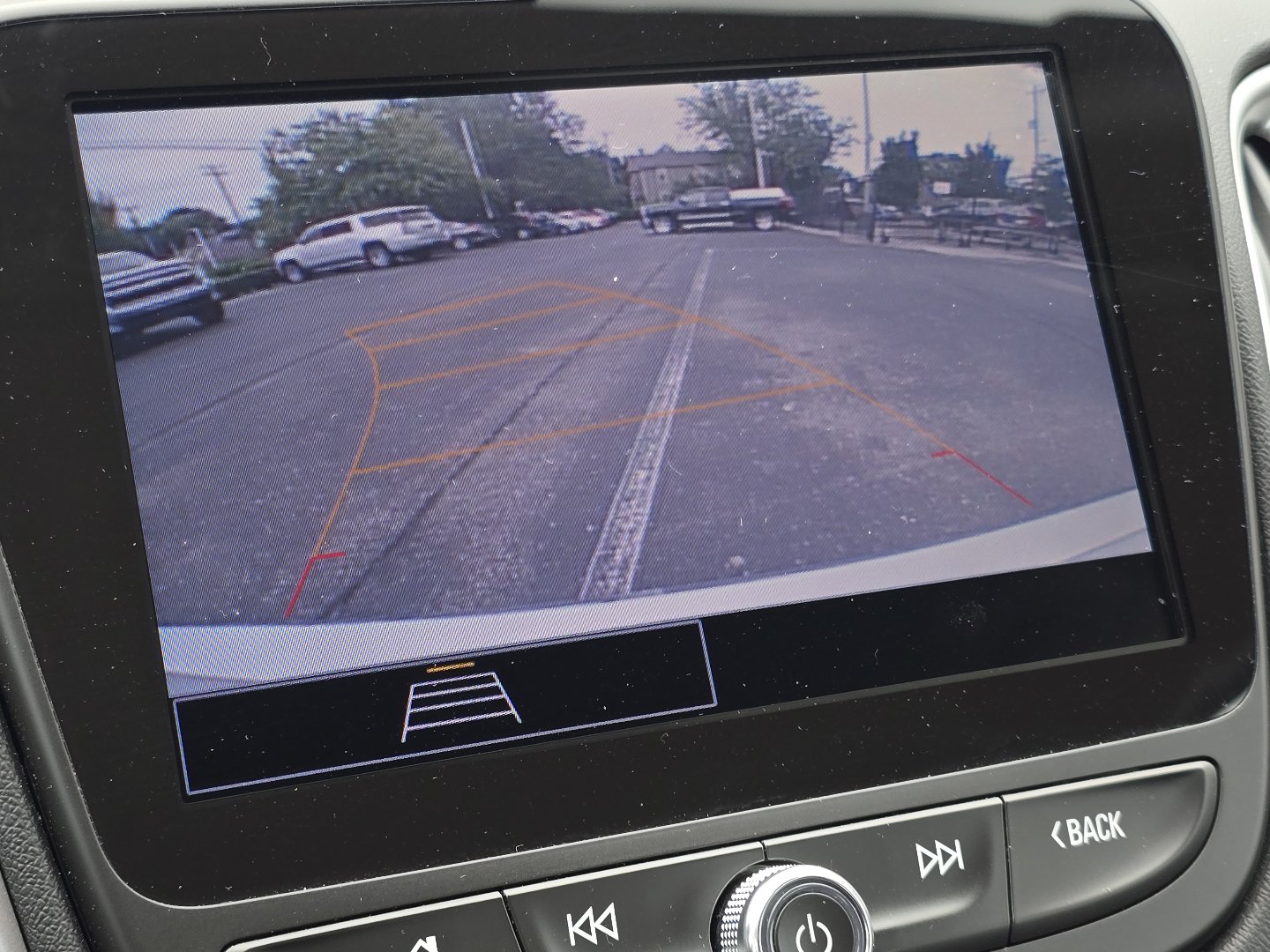 Used 2022 Chevrolet Malibu LT FWD image 4