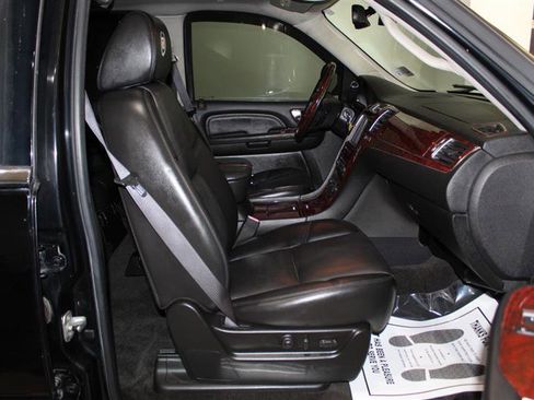 Used 2008 Cadillac Escalade AWD image 27