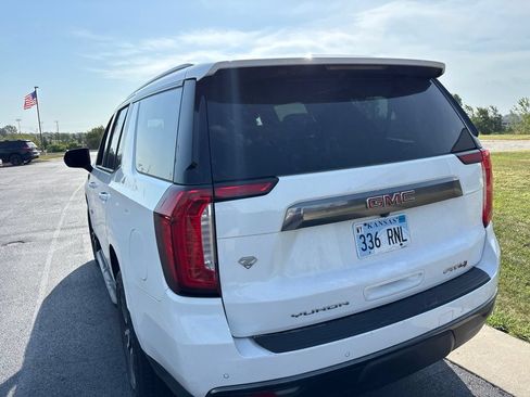 Used 2021 GMC Yukon AT4 w/ Rear Media and Nav Package AWD/4WD image 4
