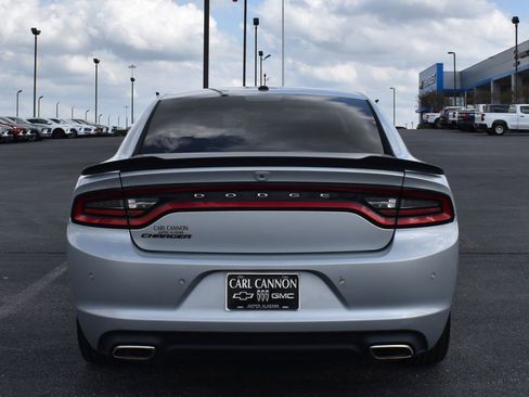 Used 2019 Dodge Charger SXT w/ Blacktop Package image 5