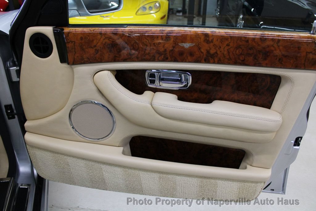 Used 2004 Bentley Arnage T RWD image 48
