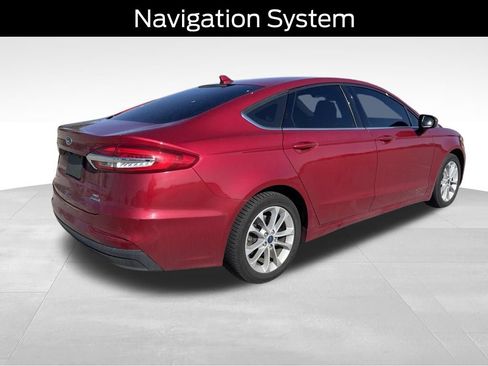 Used 2020 Ford Fusion SE FWD image 7