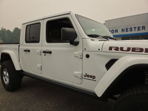 Used 2022 Jeep Gladiator Rubicon w/ LED Lighting Group AWD/4WD image 32