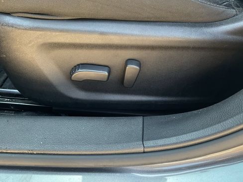Used 2025 Nissan Altima 2.5 SV FWD image 9