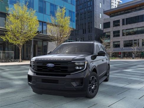 New 2025 Ford Expedition Active image 2