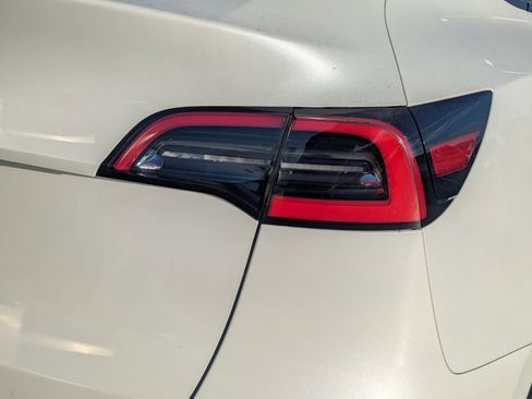 Used 2021 Tesla Model Y Long Range image 5