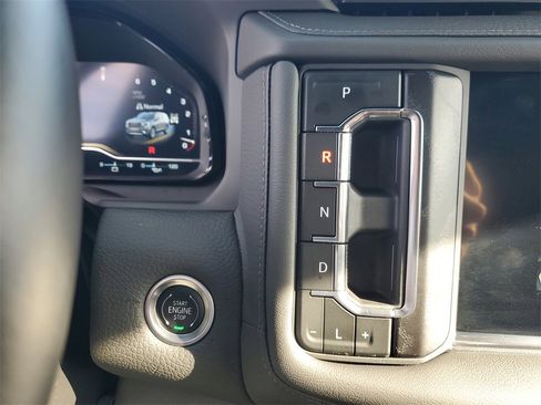 Used 2024 GMC Yukon Denali w/ Advanced Technology Package image 33