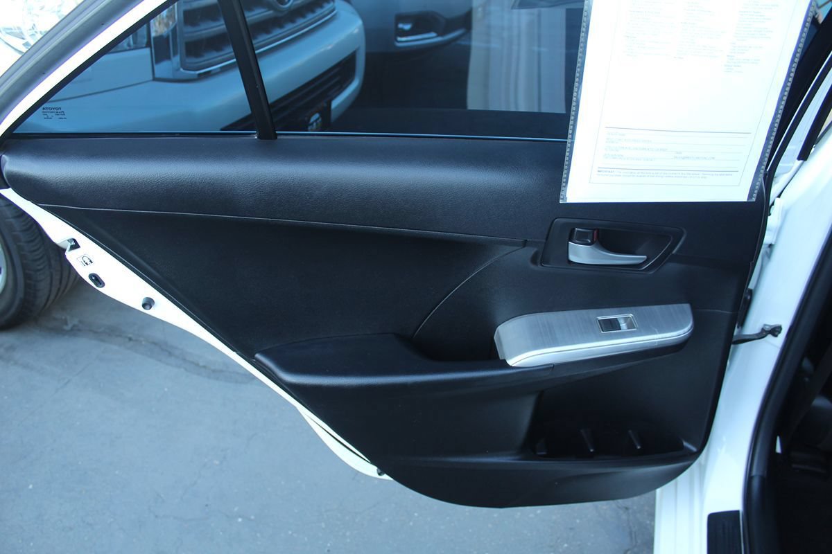 Used 2014 Toyota Camry SE FWD image 21
