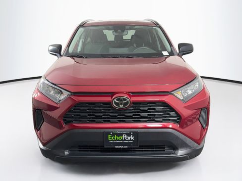Used 2021 Toyota RAV4 LE FWD image 2