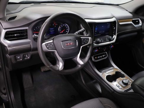 Used 2023 GMC Acadia SLE w/ Driver Convenience Package FWD image 4