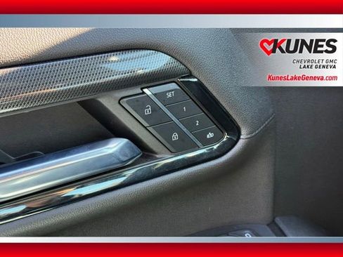 Used 2024 GMC Sierra 2500 AT4 image 23