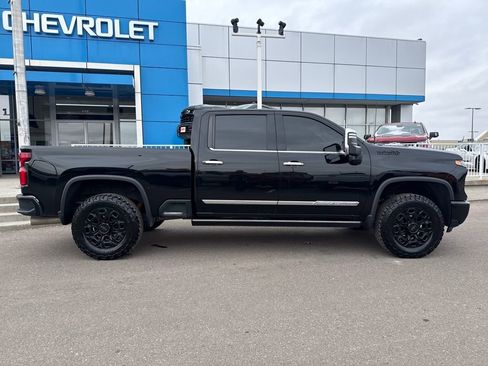 Used 2024 Chevrolet Silverado 2500 High Country w/ Technology Package image 6