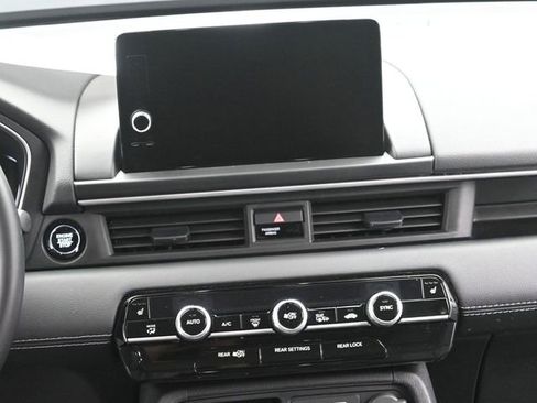 Used 2025 Honda Pilot EX-L image 28