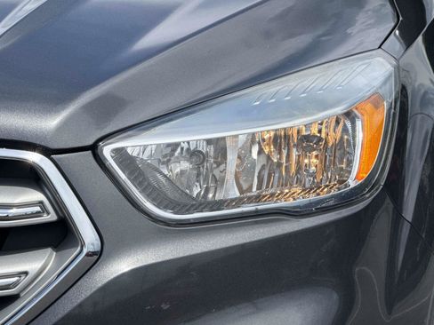 Used 2018 Ford Escape SE FWD image 9
