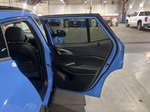 Certified 2024 Chevrolet Trax RS w/ Sunroof Package FWD image 24