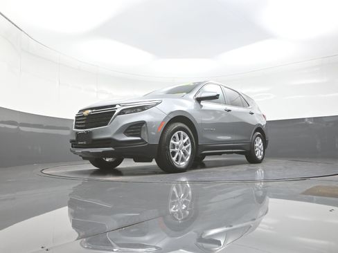 Used 2023 Chevrolet Equinox LT image 11