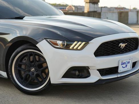 Used 2015 Ford Mustang Coupe RWD image 10