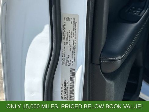 Used 2024 Jeep Grand Cherokee Altitude AWD/4WD image 10