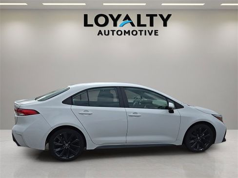 Used 2024 Toyota Corolla SE image 6