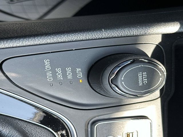 Used 2023 Jeep Cherokee Altitude Lux AWD/4WD image 27