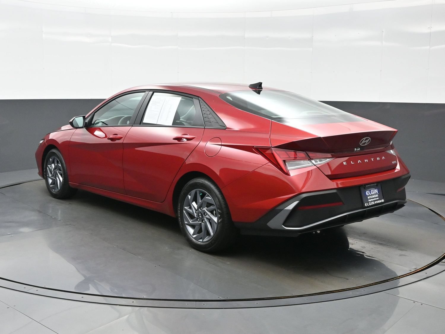 Certified 2026 Hyundai Elantra Hybrid FWD image 4