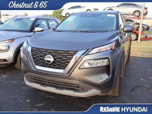 Used 2023 Nissan Rogue SV FWD image 9