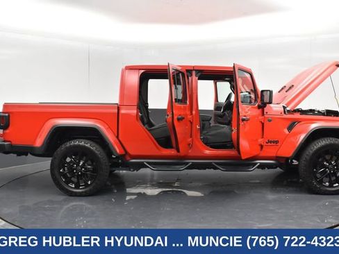 Used 2025 Jeep Gladiator Sport AWD/4WD image 40