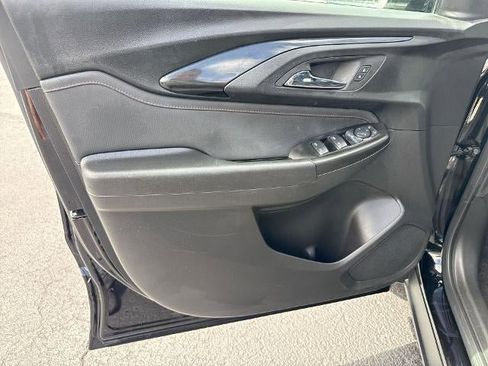 Used 2023 Chevrolet TrailBlazer RS w/ Convenience Package FWD image 22