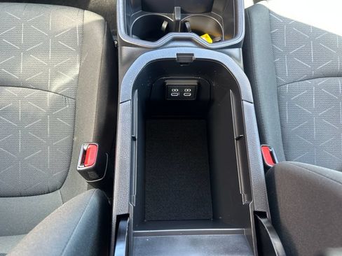 Certified 2025 Toyota RAV4 XLE AWD/4WD image 28