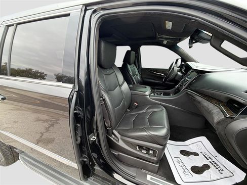Used 2016 Cadillac Escalade ESV Platinum image 32
