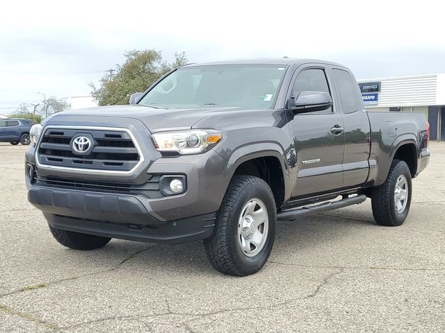 Used 2016 Toyota Tacoma SR5 w/ Towing Package RWD image 2