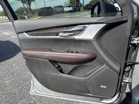 Used 2023 Cadillac XT6 Premium Luxury w/ Technology Package FWD image 19