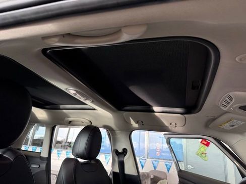 Used 2016 MINI Cooper 4-Door Hardtop image 24