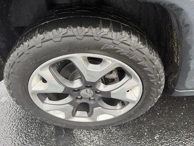 Used 2019 Jeep Compass Limited AWD/4WD image 26