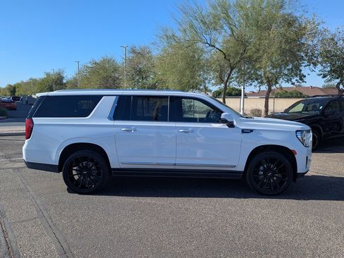 Used 2023 GMC Yukon XL Denali image 7