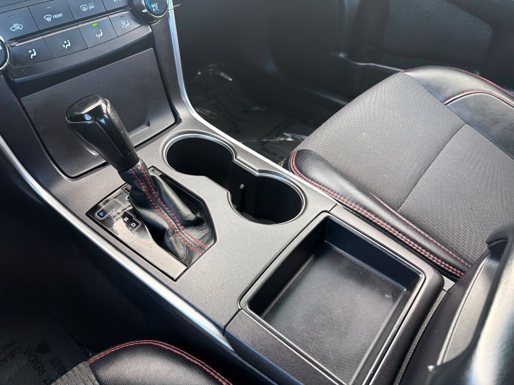 Used 2016 Toyota Camry SE FWD image 25