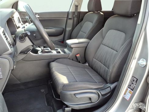 Used 2019 Kia Sportage LX AWD/4WD image 8
