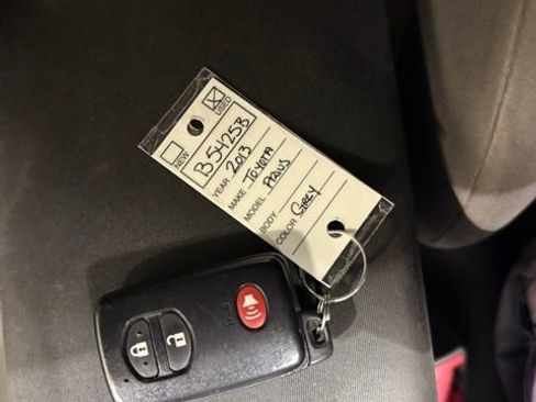 Used 2013 Toyota Prius One image 18