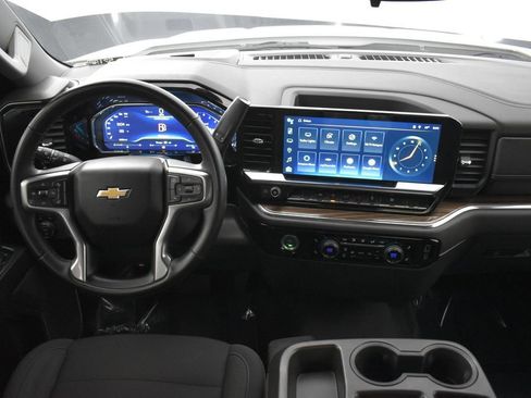 Used 2023 Chevrolet Silverado 1500 LT AWD/4WD image 12