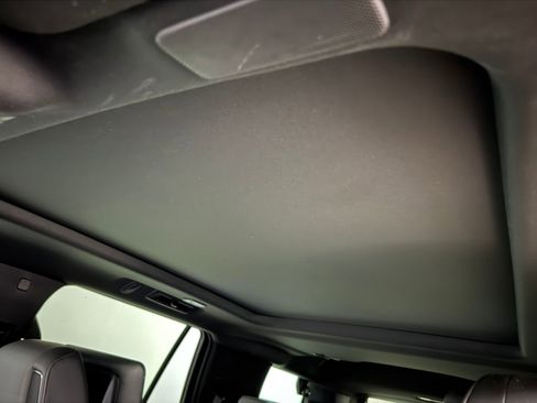 Certified 2023 Cadillac Escalade Premium Luxury image 14