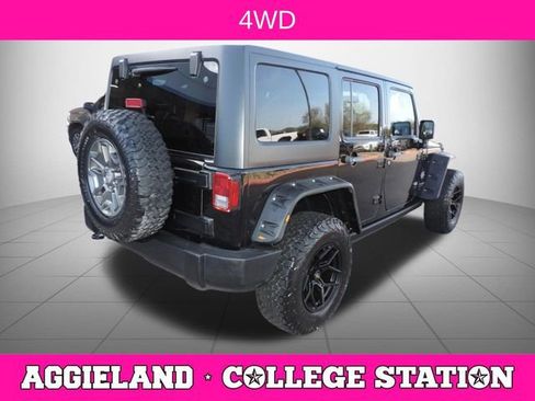 Used 2018 Jeep Wrangler Unlimited Rubicon w/ Connectivity Group image 4