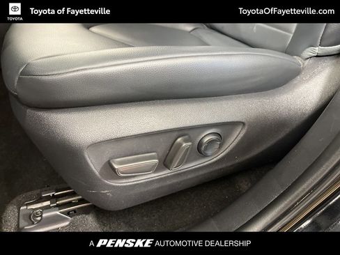 Used 2023 Toyota Highlander XLE image 26