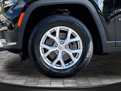 Certified 2021 Jeep Grand Cherokee L Limited AWD/4WD image 9